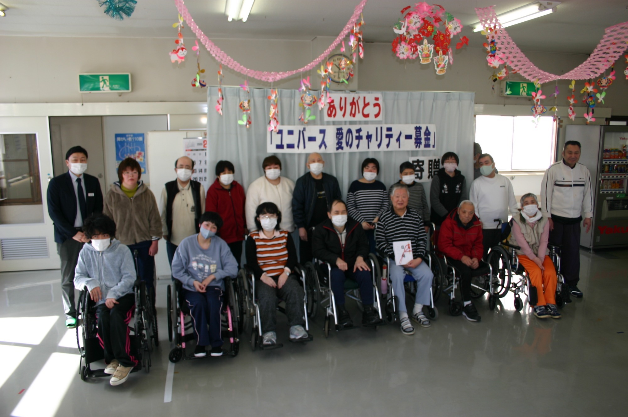 写真：中庭に菜園作り（R2.5.29）